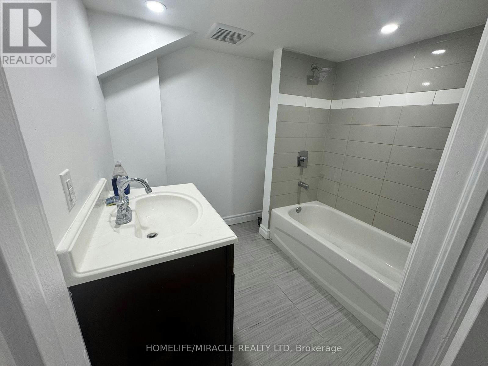 BASEMENT-97 Central Park Boulevard N, Oshawa, ON, L1G 5Y4 - 9
