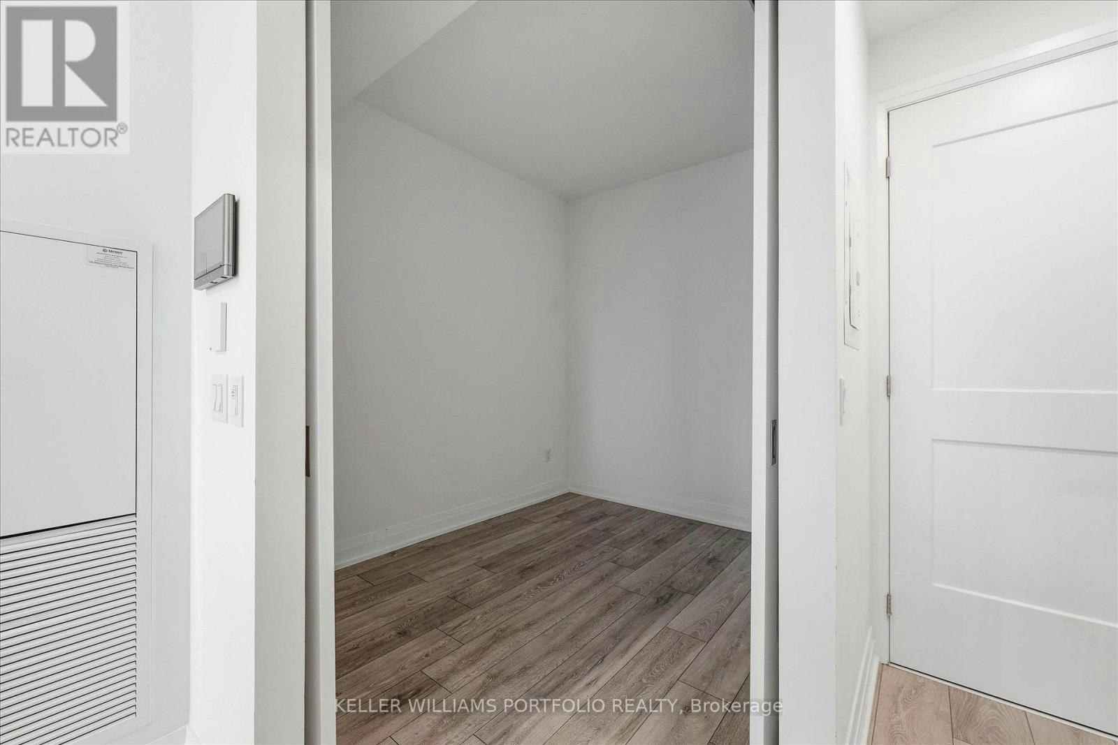 506-21 Park Street E, Mississauga, ON, L5G 0C2 - 21