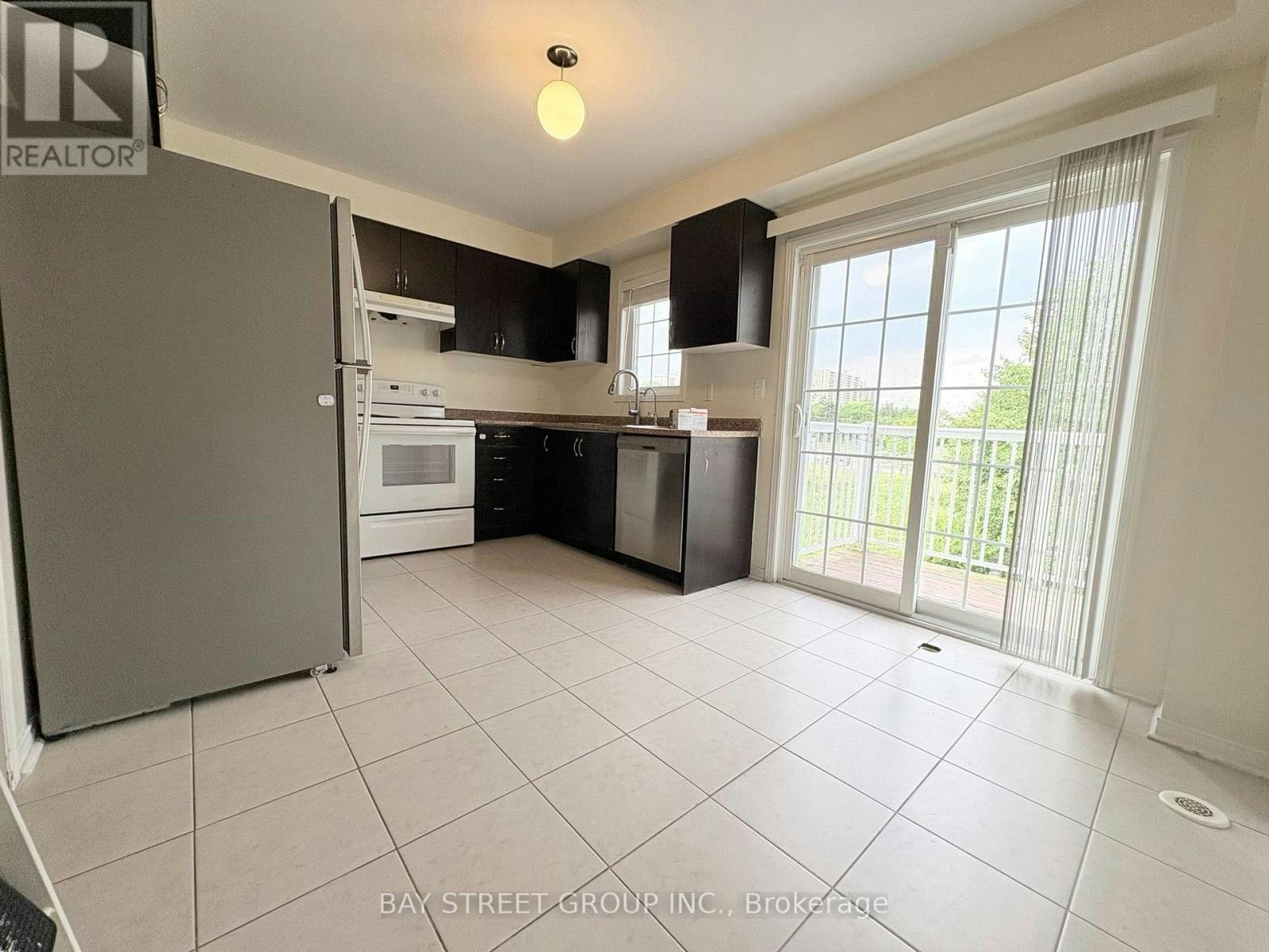 40 Mantello Drive, Toronto, ON, M3J 0H5 - 6