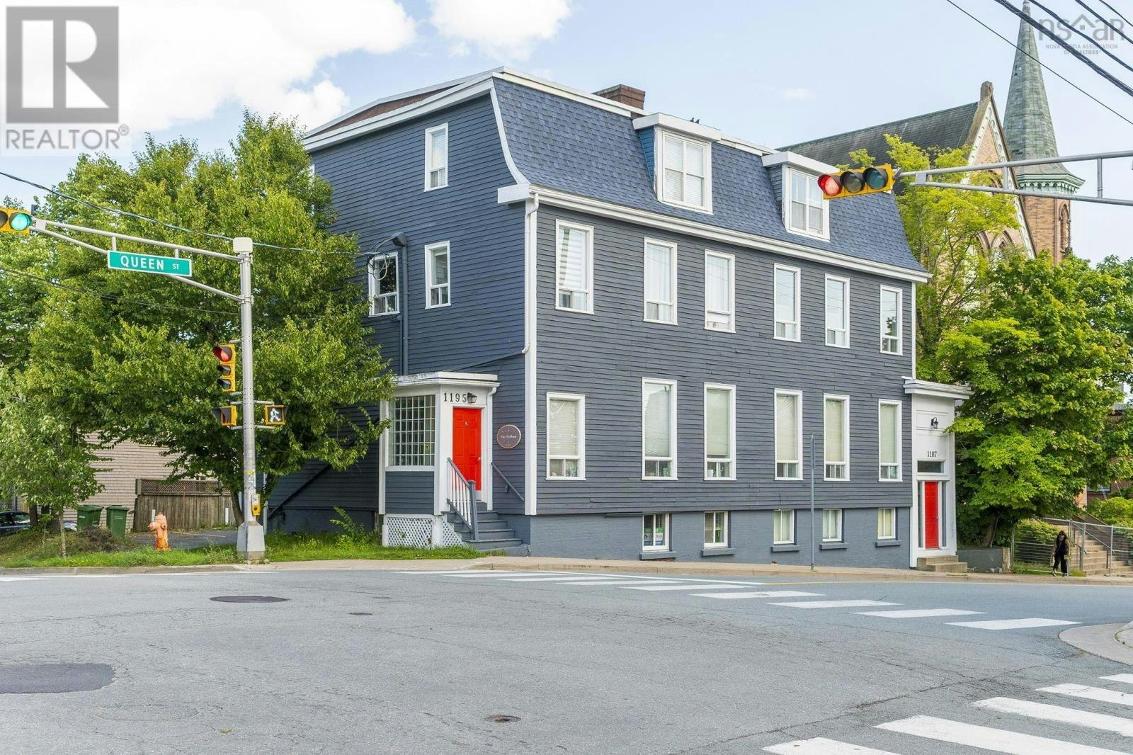 2-1187 Queen Street, Halifax, NS, B3H 2S4