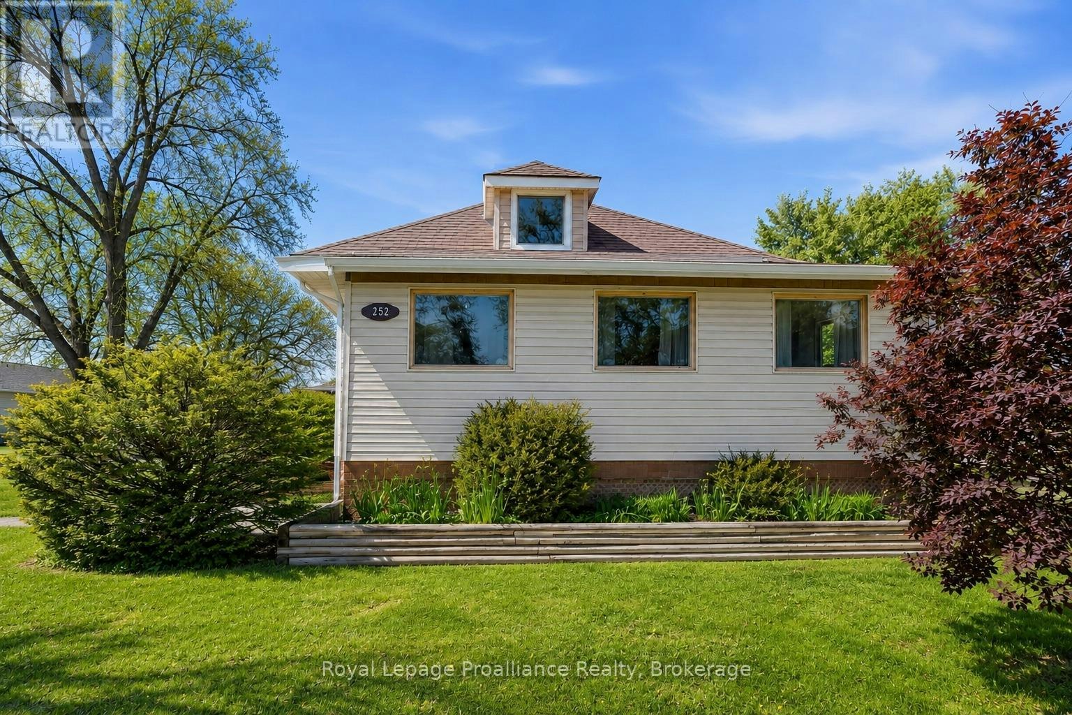 252 Sidney Street, Quinte West, ON, K8V 2T4