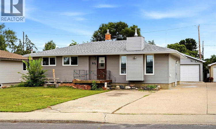 65 Mccaul Crescent