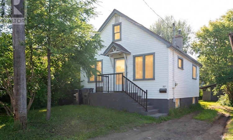 185 Empress Street S