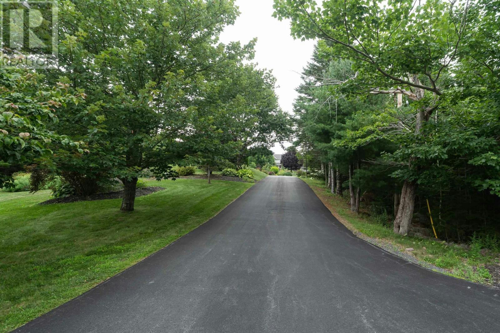 215 Westwood Boulevard, Upper Tantallon, NS, B3Z 1N1