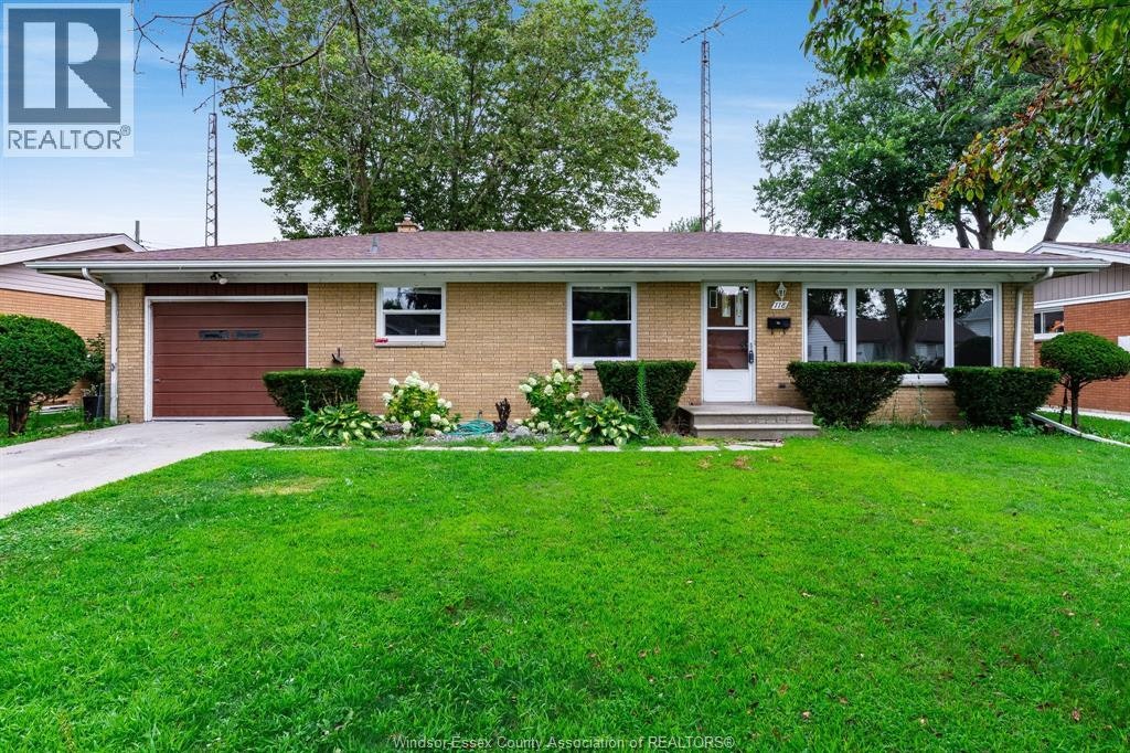 118 Queens, Leamington, ON, N8H 3H4