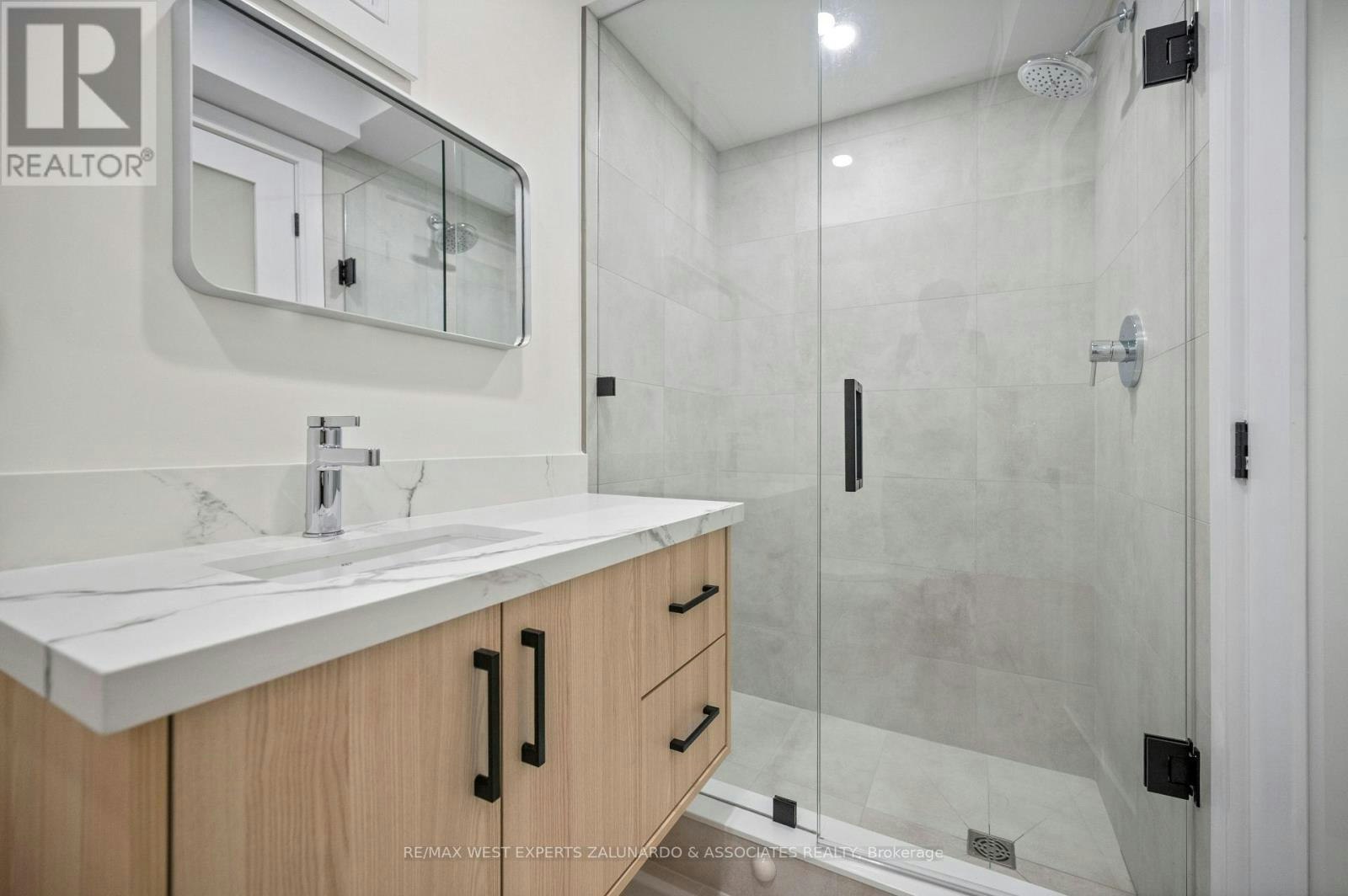 1-412 Glenholme Avenue, Toronto, ON, M6E 3E7 - 17