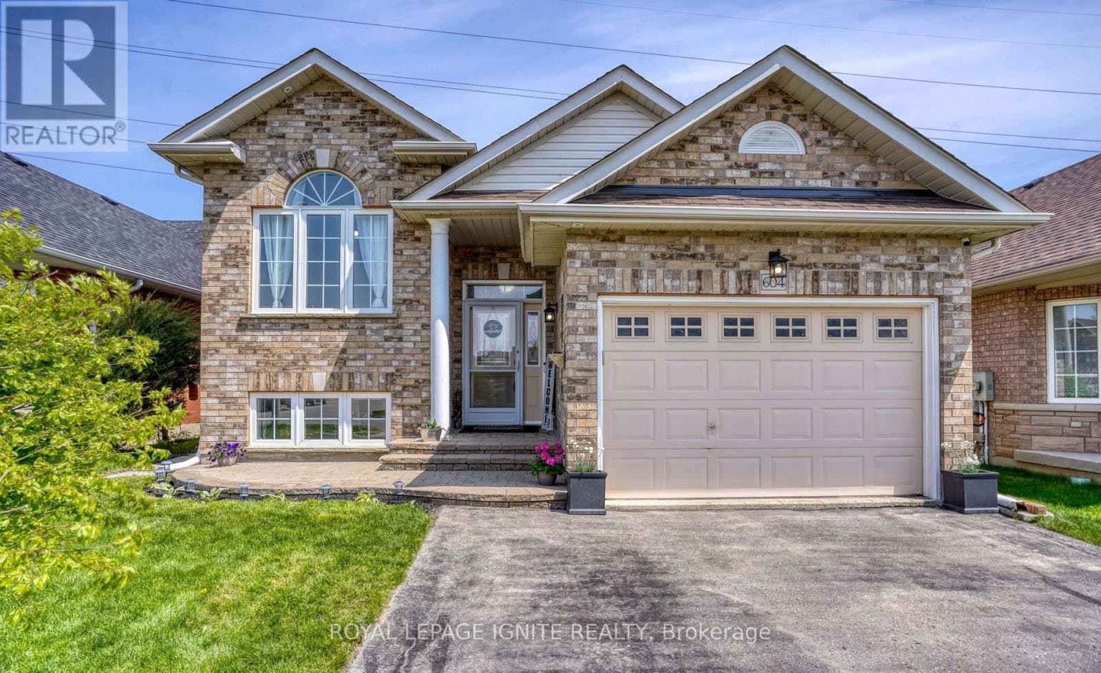 604 Woodmount Crescent, Oshawa, ON, L1K 2T2