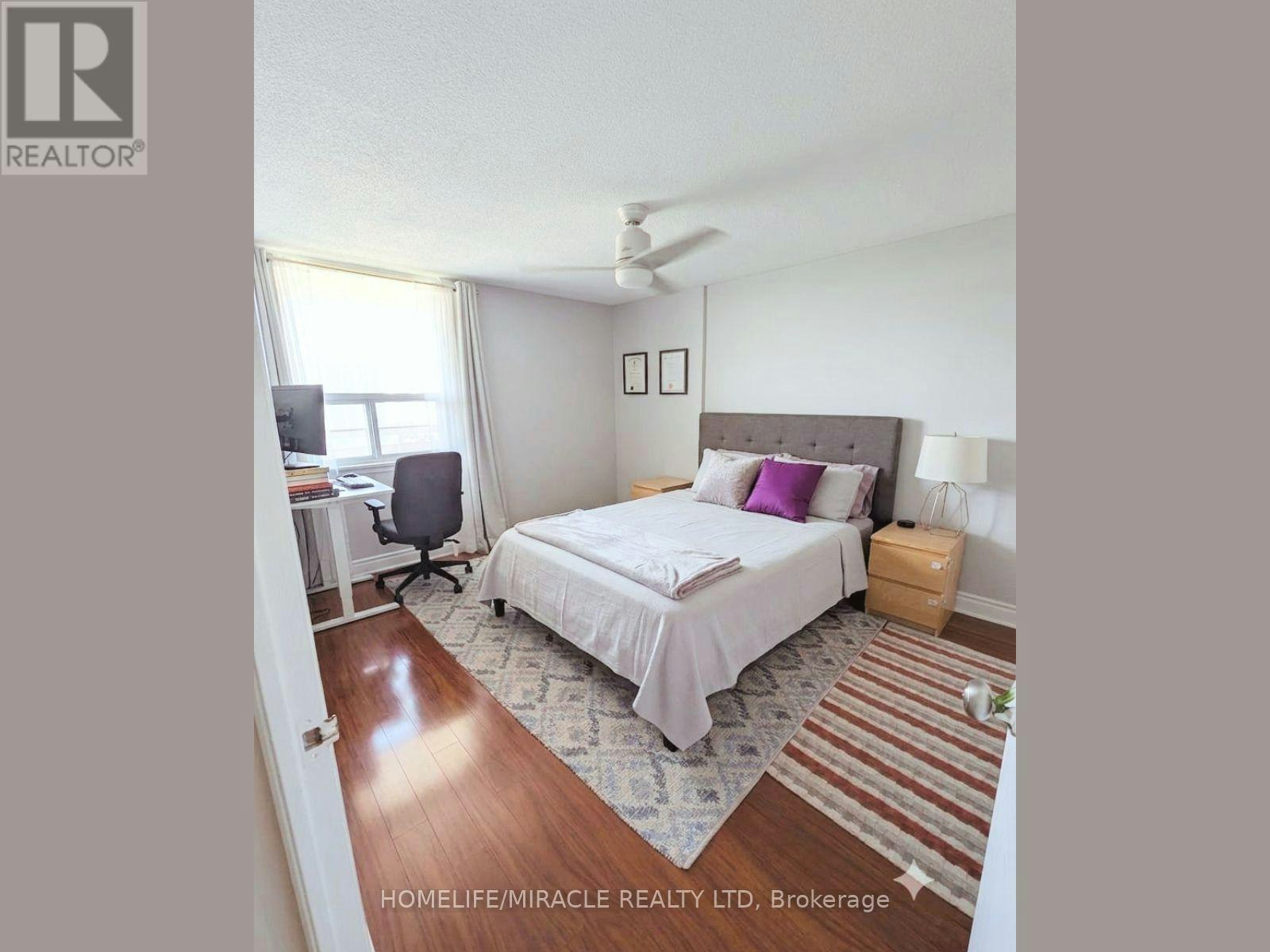 906-1 Royal Orchard Boulevard, Markham, ON, L3T 3C2 - 3