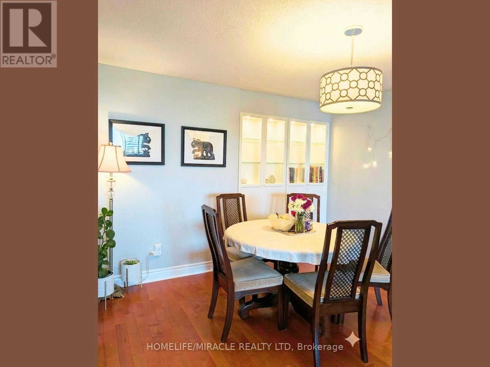 906-1 Royal Orchard Boulevard, Markham, ON, L3T 3C2 - 2