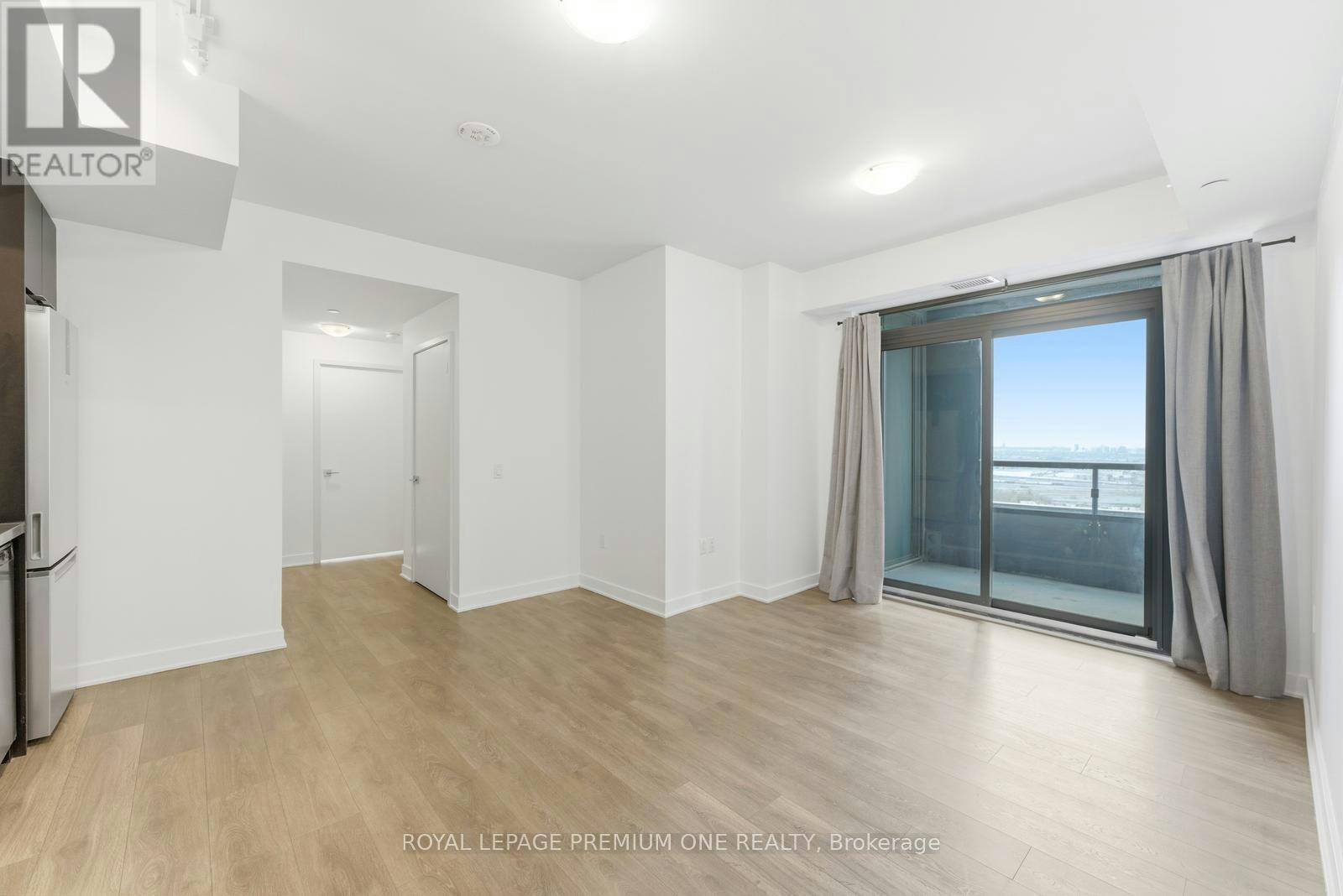2404-2920 7 Highway, Vaughan, ON, L4K 0P4 - 4
