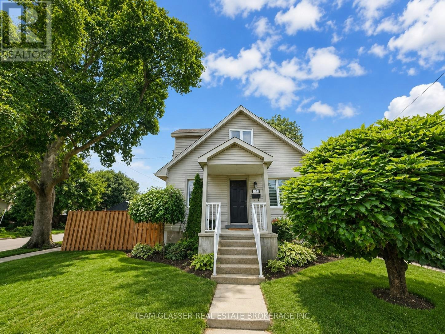 63 Elliott Street, London, ON, N5Y 2E6