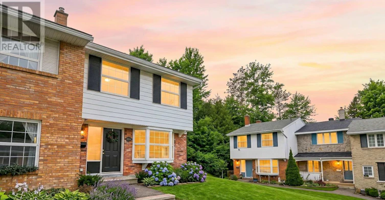 884 Walkley Road, Ottawa, ON, K1V 6R5