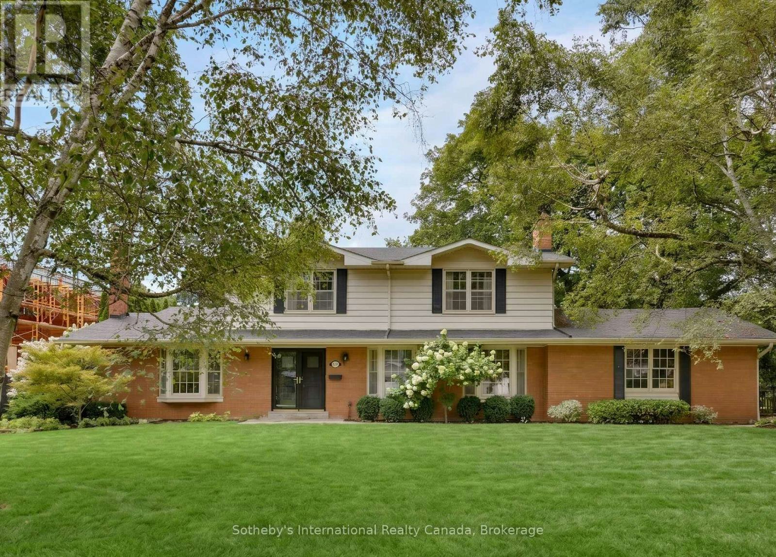 174 Claxton Drive, Oakville, ON, L6J 4N9