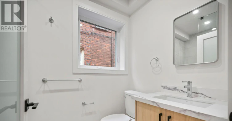 2-412 Glenholme Avenue, Toronto, ON, M6E 3E7 - 15