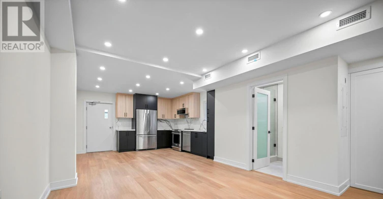 2-412 Glenholme Avenue, Toronto, ON, M6E 3E7 - 6