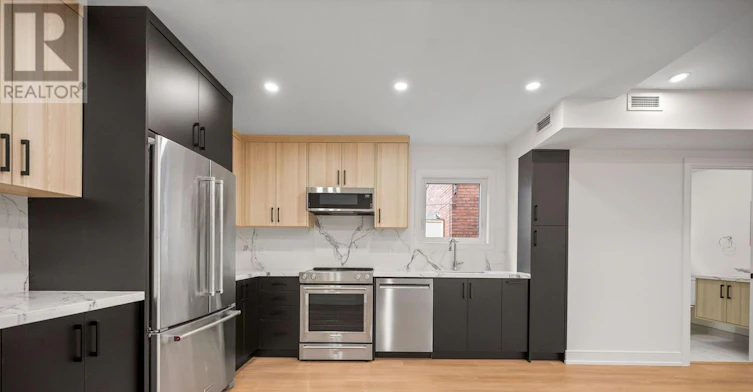 2-412 Glenholme Avenue, Toronto, ON, M6E 3E7 - 3