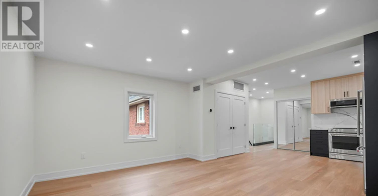 3-412 Glenholme Avenue, Toronto, ON, M6E 3E7 - 9