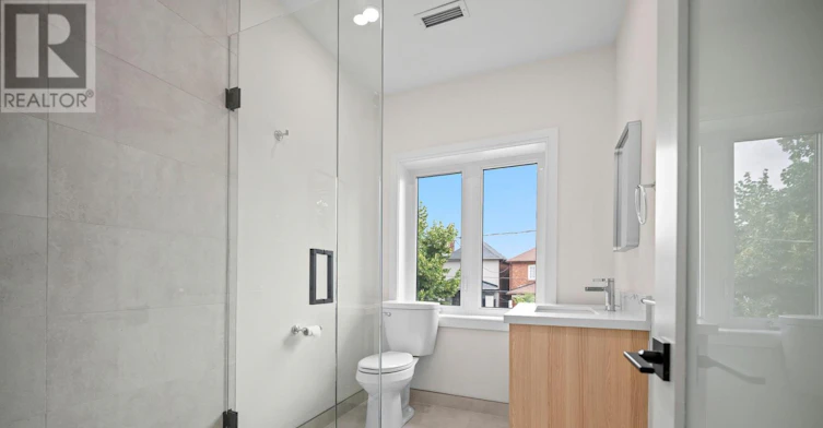 3-412 Glenholme Avenue, Toronto, ON, M6E 3E7 - 17