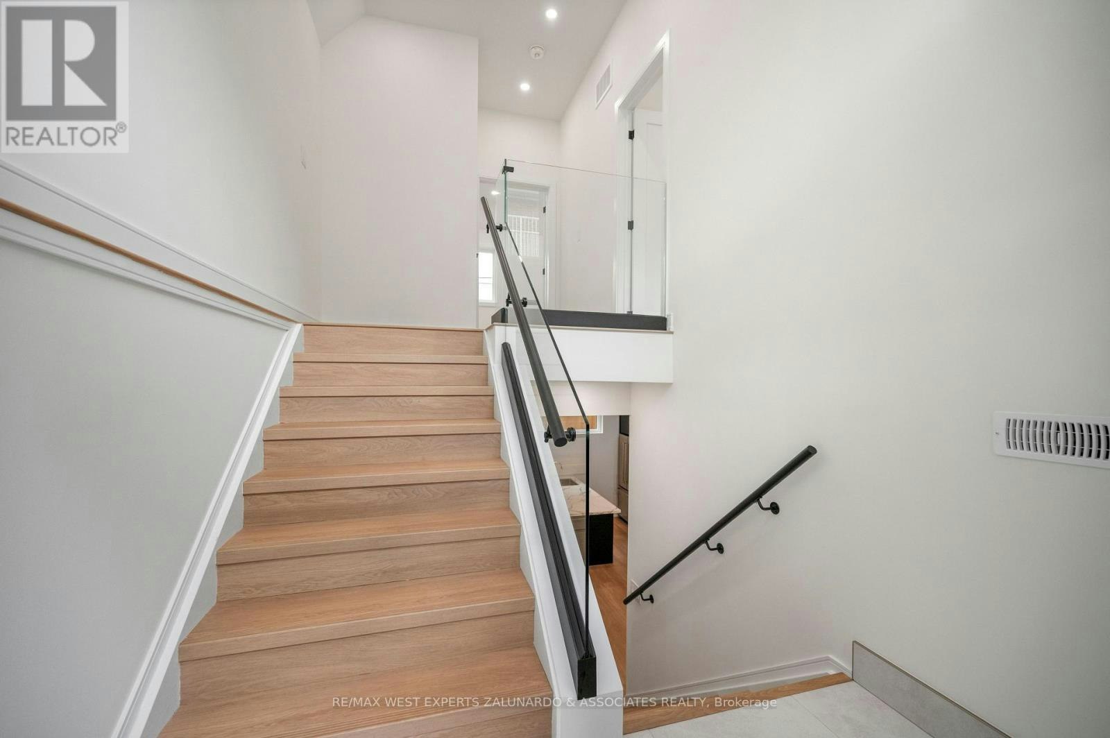 GARDEN SUITE-412 Glenholme Avenue, Toronto, ON, M6E 3E7 - 5