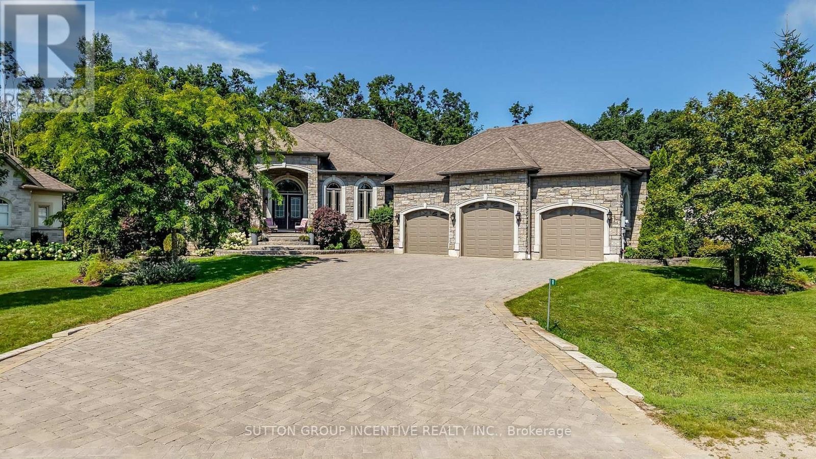 18 Lloyd Cook Drive W, Springwater, ON, L4M 4S4