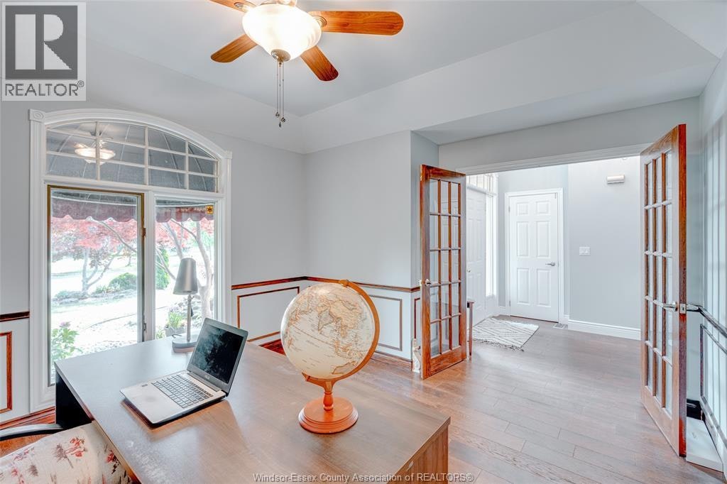 824 Lake Trail, Windsor, ON, N9G 2M8 - 3
