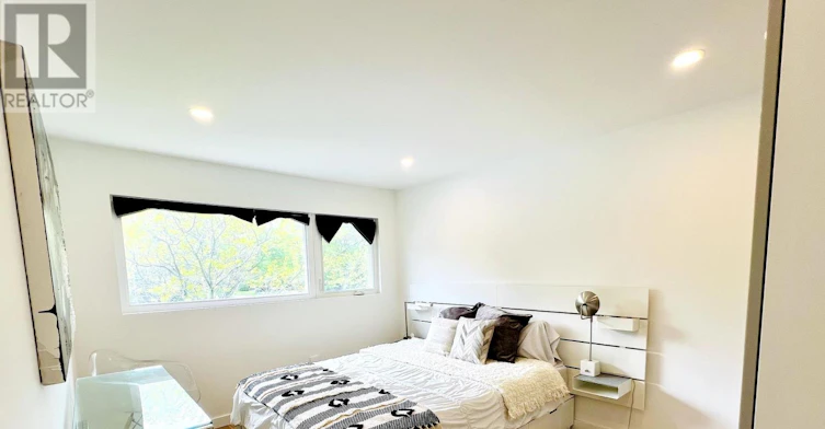 51 Castlemere Crescent, Toronto, ON, M1W 1K4 - 11