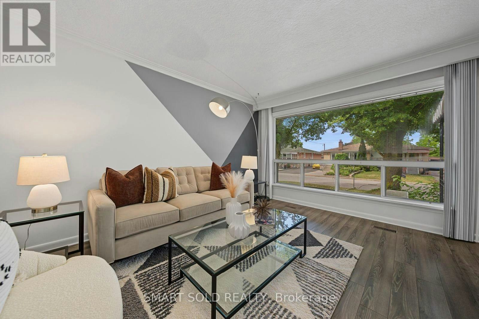 1 Cameo Crescent, Toronto, ON, M6N 2K4 - 10