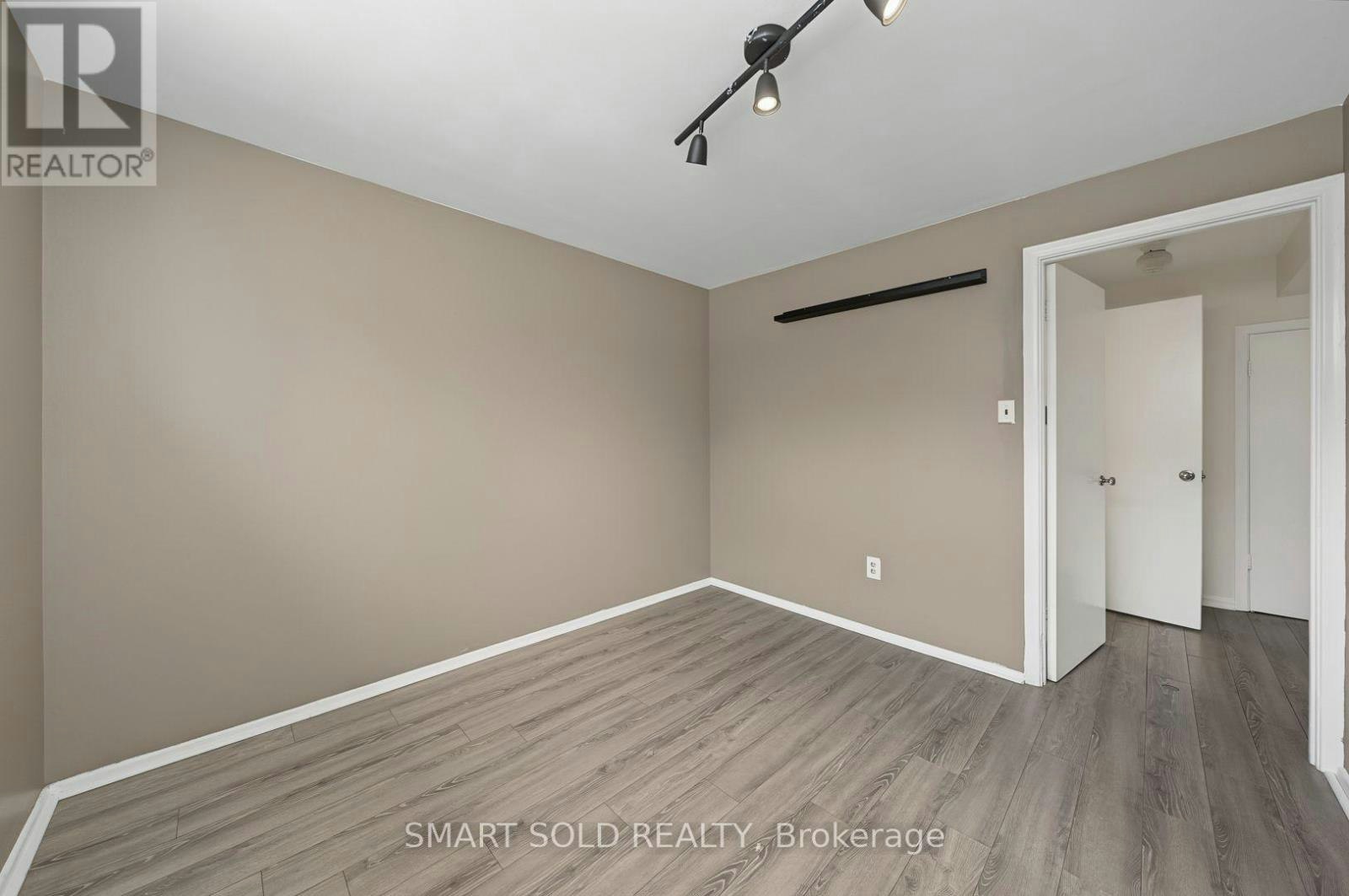 1 Cameo Crescent, Toronto, ON, M6N 2K4 - 30