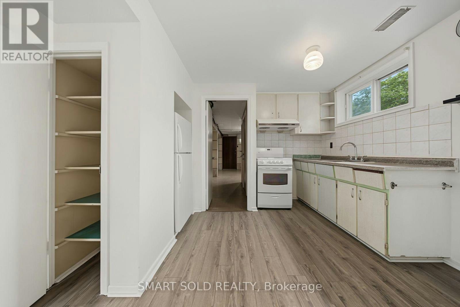 1 Cameo Crescent, Toronto, ON, M6N 2K4 - 29