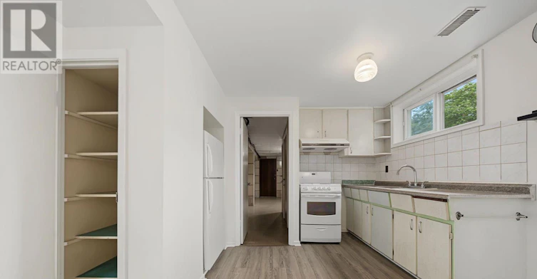 1 Cameo Crescent, Toronto, ON, M6N 2K4 - 29