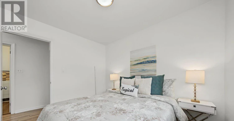 UPPER-1 Cameo Crescent, Toronto, ON, M6N 2K4 - 18