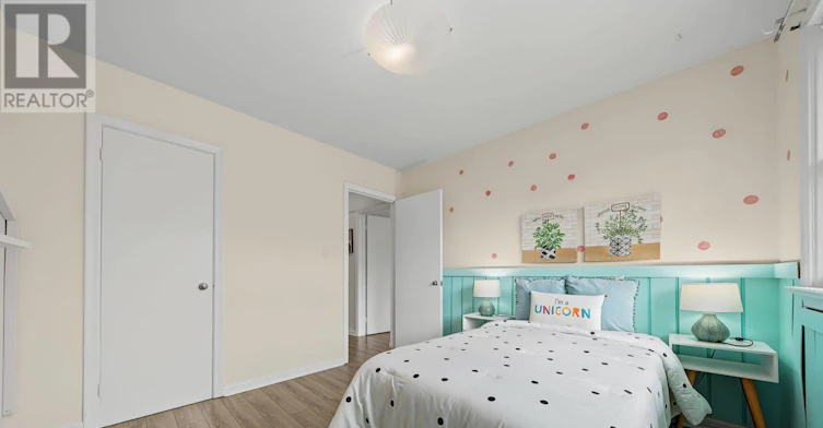 UPPER-1 Cameo Crescent, Toronto, ON, M6N 2K4 - 21