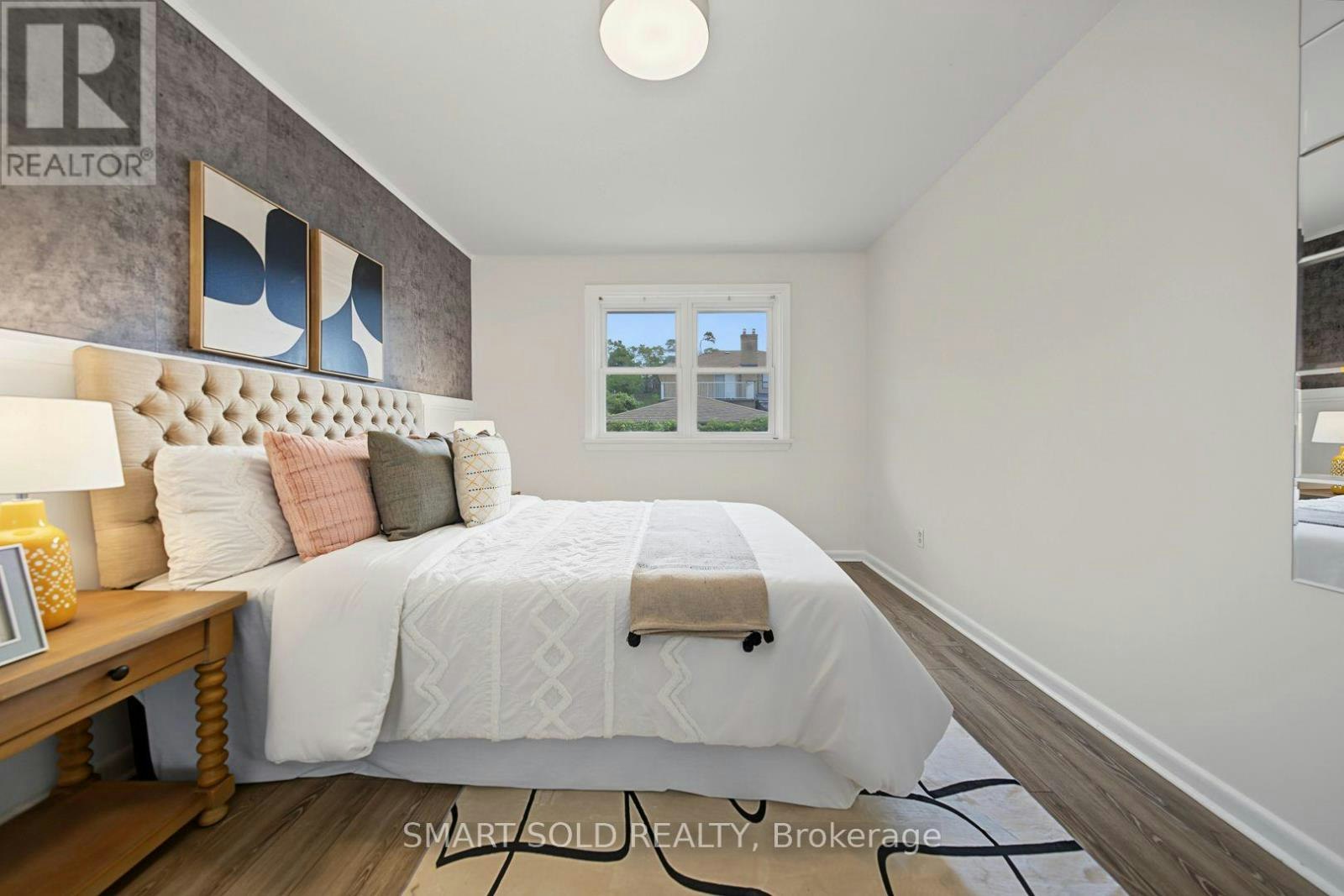 UPPER-1 Cameo Crescent, Toronto, ON, M6N 2K4 - 15