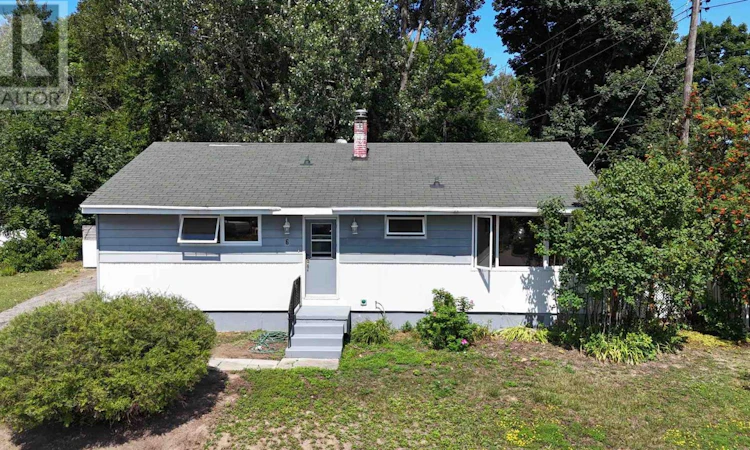 6 Smith Place