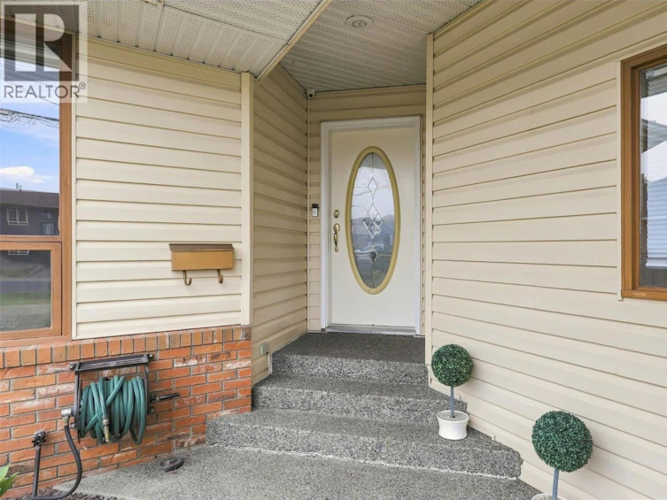 864 Nicolani Drive, Kamloops, BC, V2B 5B3 - 4