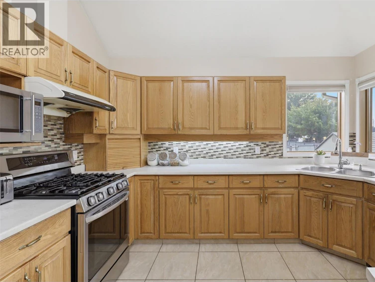 864 Nicolani Drive, Kamloops, BC, V2B 5B3 - 18