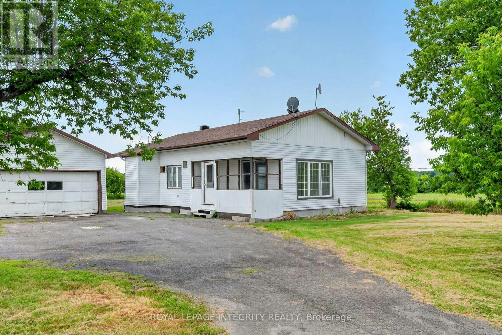 3156 Old 17 Highway Road, Clarence-Rockland, ON, K4K 1W3