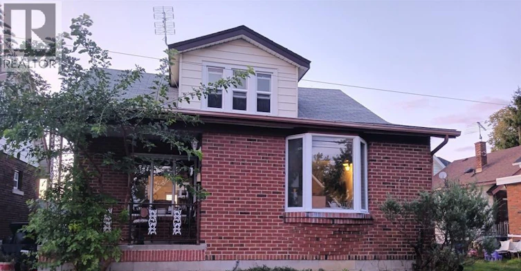 1066 Shepherd, Windsor, ON, N8X 2L7