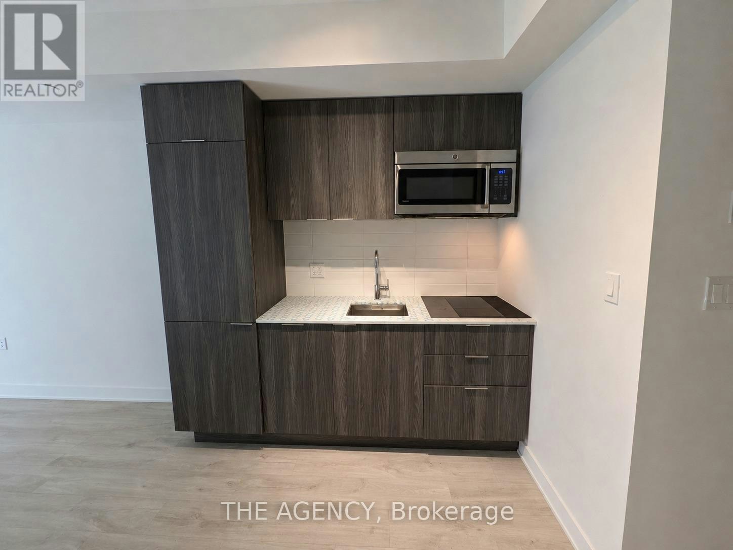 1415W-27 Bathurst Street, Toronto, ON, M5V 0R1 - 3