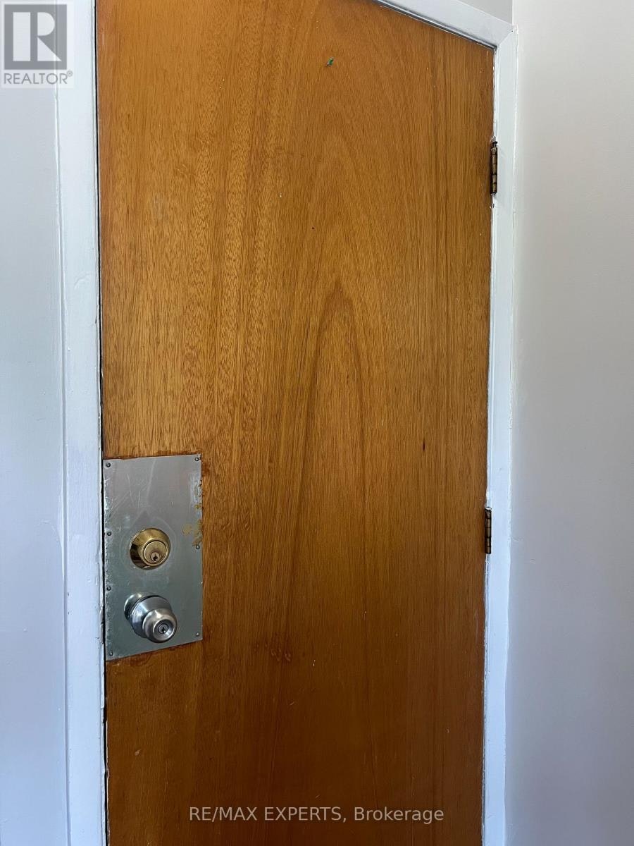 2ND FLOOR-366 Lauder Avenue, Toronto, ON, M6E 3H8 - 3