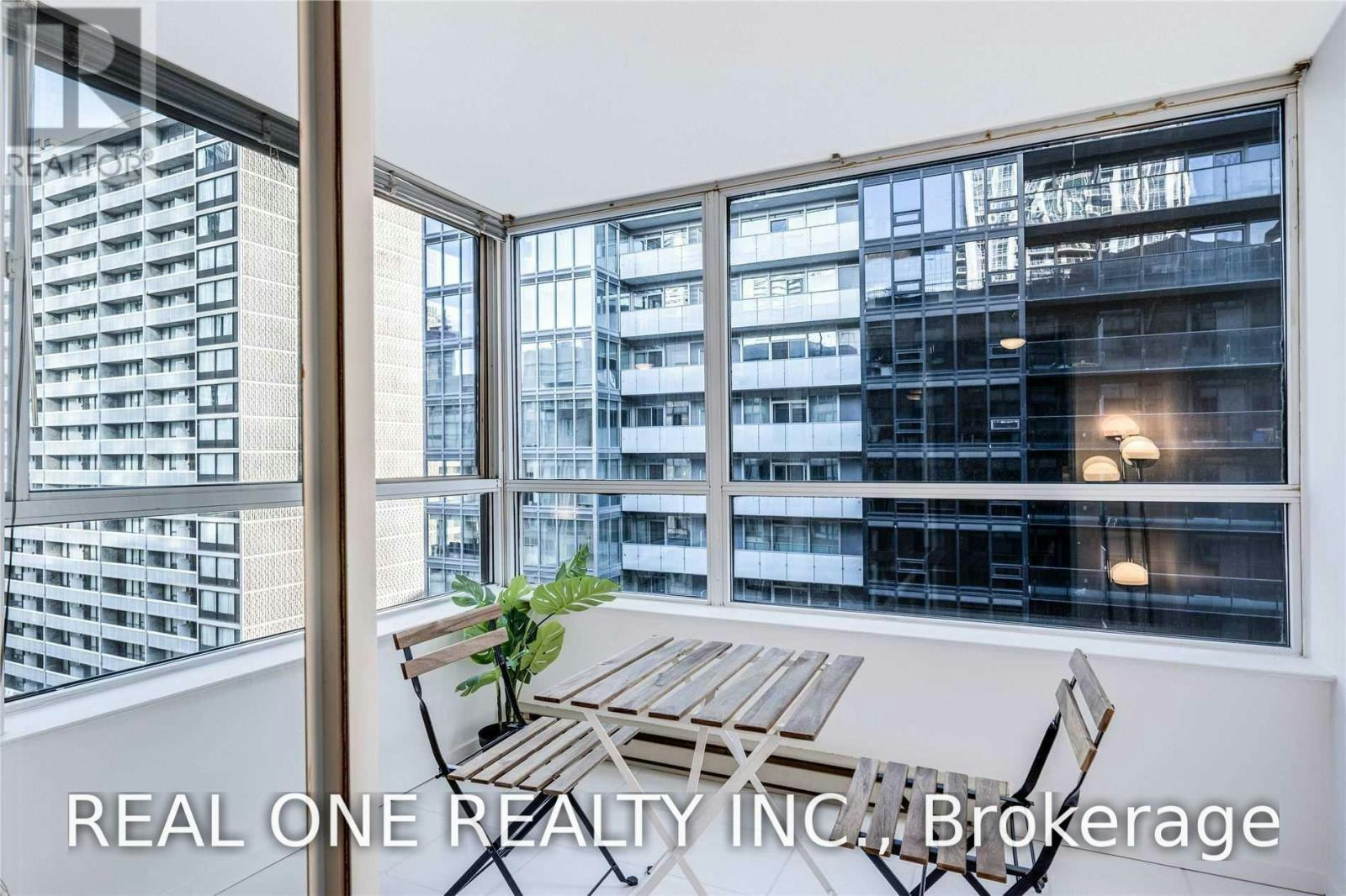 1612-711 Bay Street, Toronto, ON, M5G 2J8 - 10