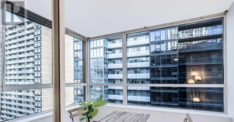 1612-711 Bay Street, Toronto, ON, M5G 2J8 - 10
