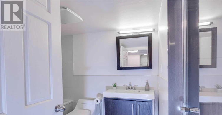 1612-711 Bay Street, Toronto, ON, M5G 2J8 - 17