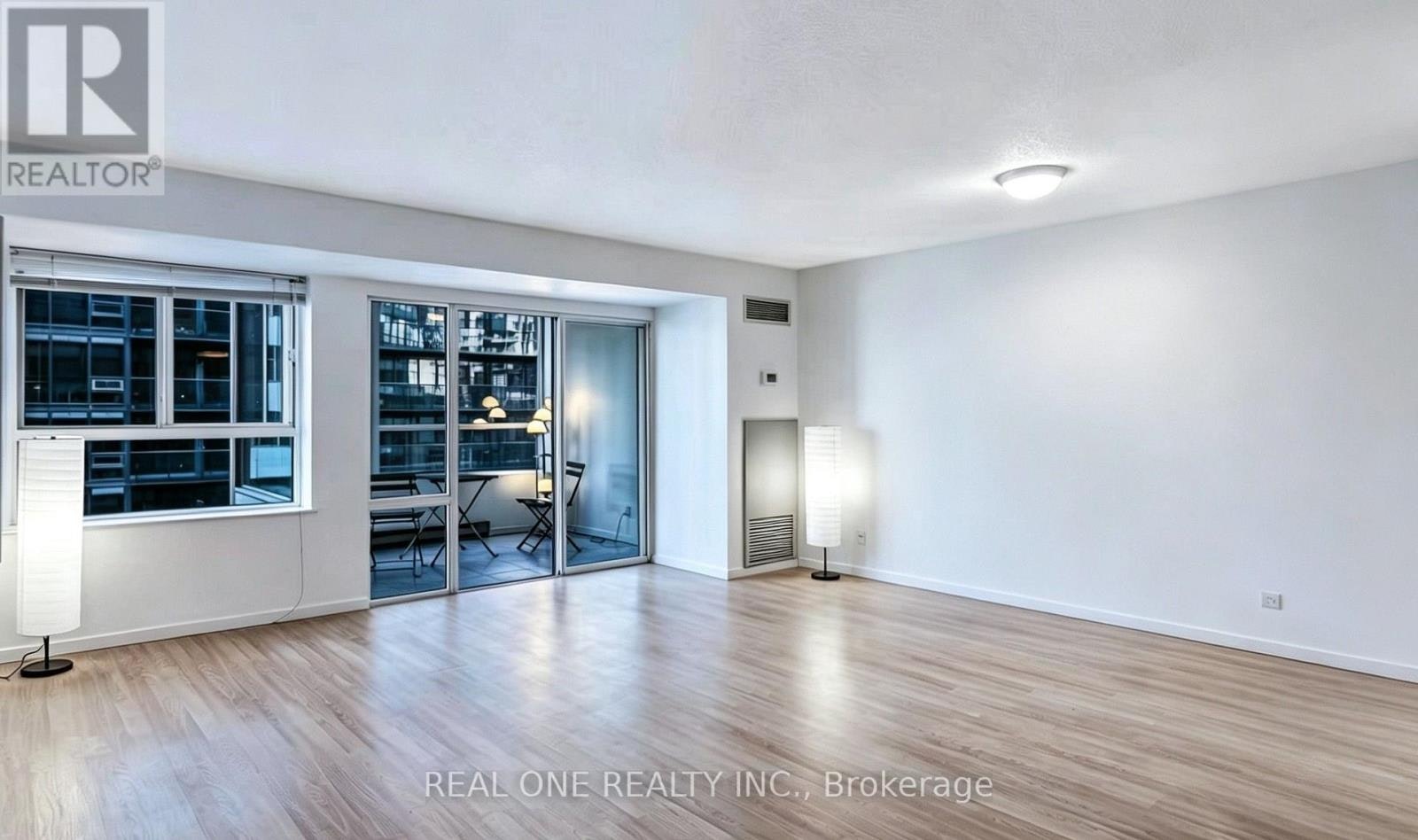 1612-711 Bay Street, Toronto, ON, M5G 2J8 - 7