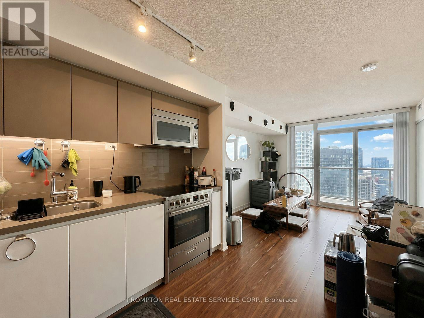 3310-75 Queens Wharf Road, Toronto, ON, M5V 0J8 - 2