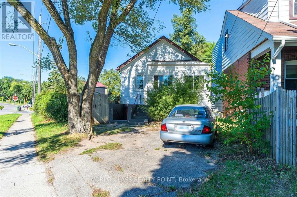 1 Mcintosh Street, Toronto, ON, M1N 3Y3