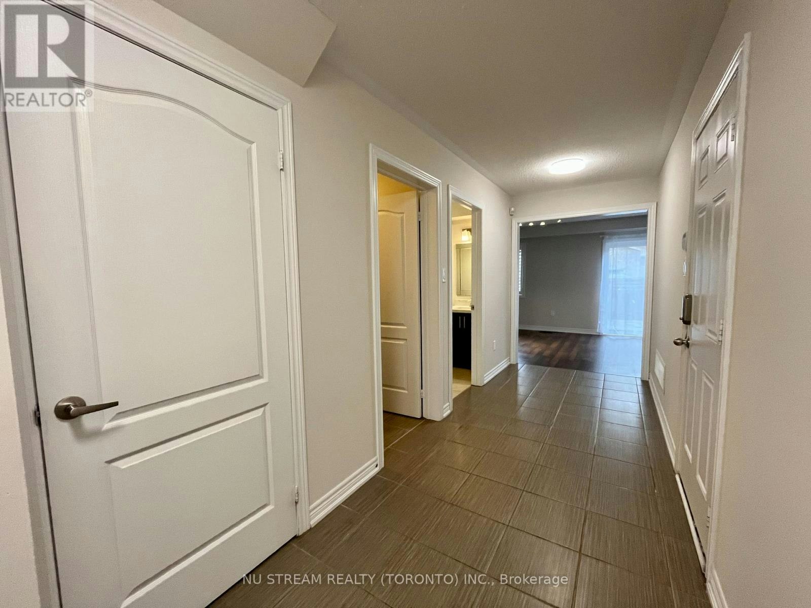 1ST&BSM-41 Begonia Street, Markham, ON, L6E 0P6 - 4