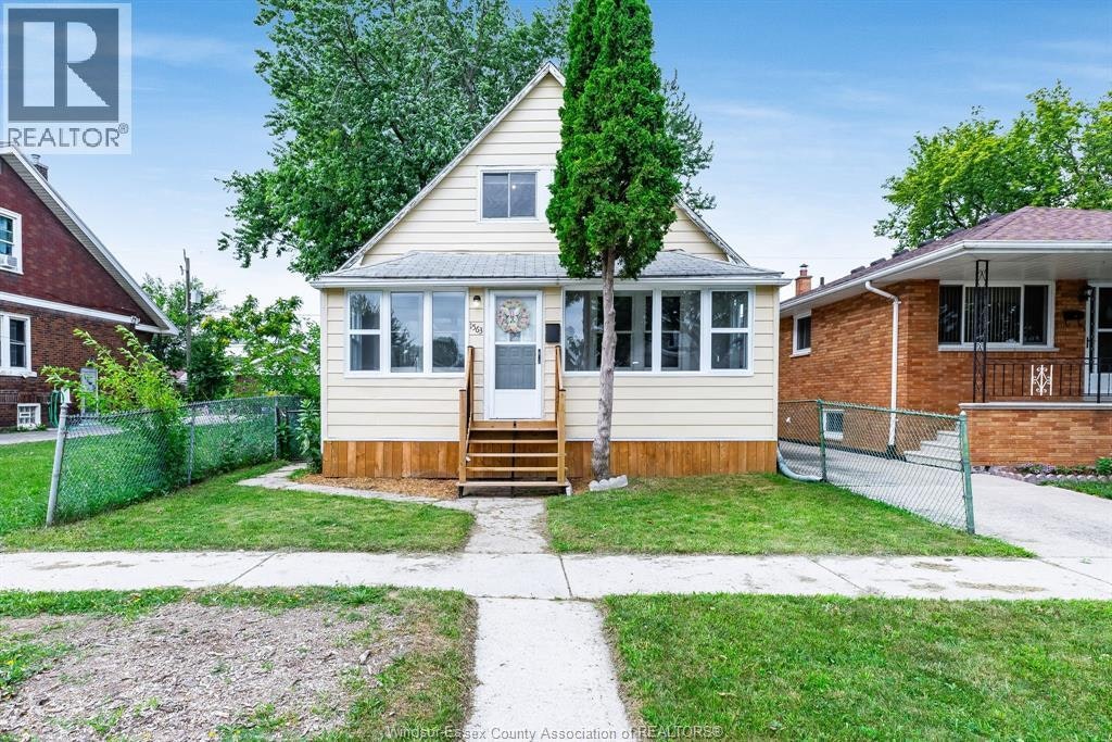 1563 Albert Road, Windsor, ON, N8Y 3R3