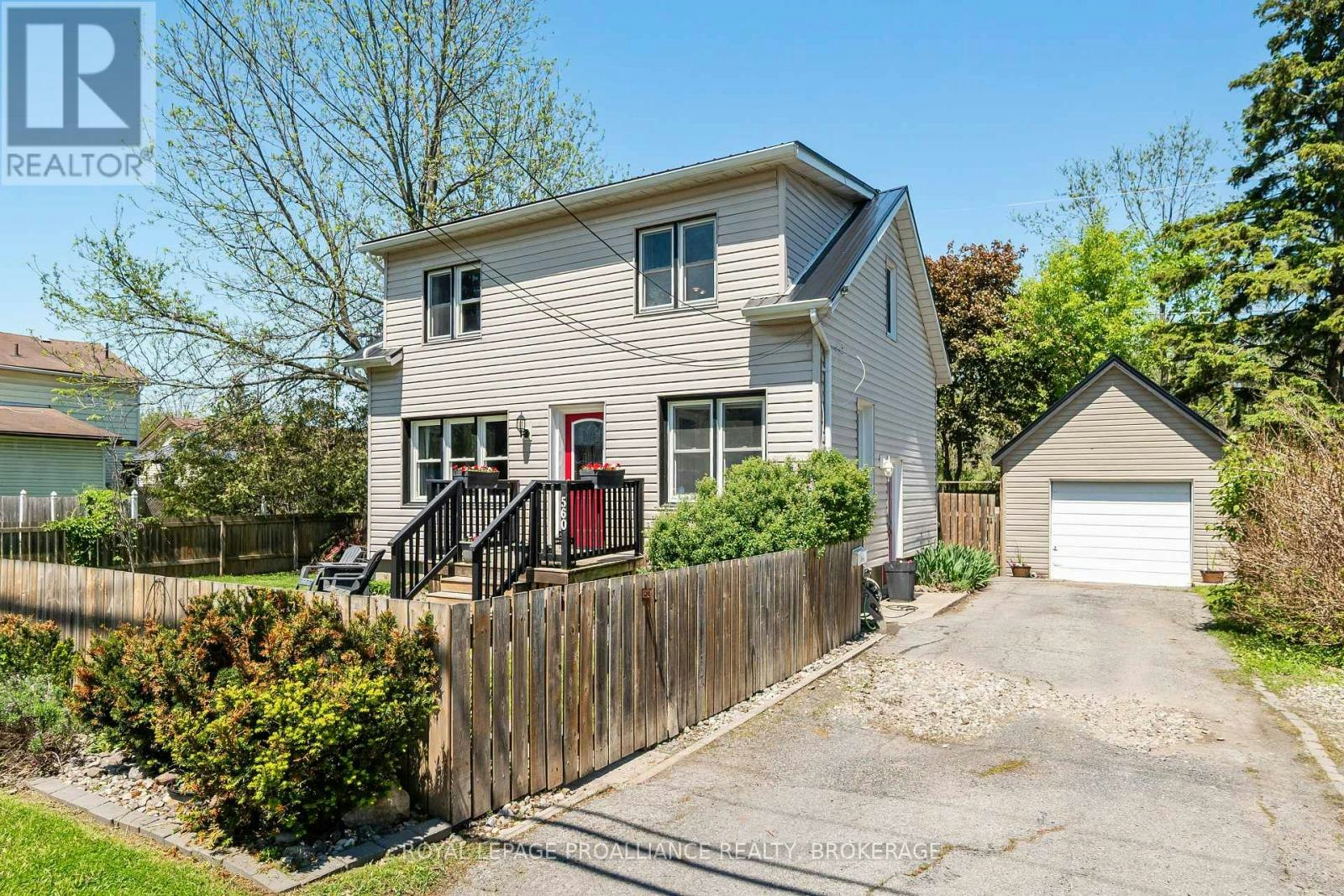 560 King Street W, Gananoque, ON, K7G 2H1
