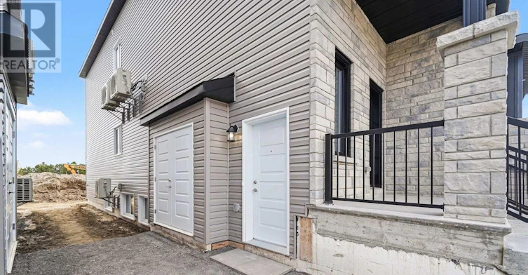 B-492 Falcon Lane, Russell, ON, K4R 0M5 - 2